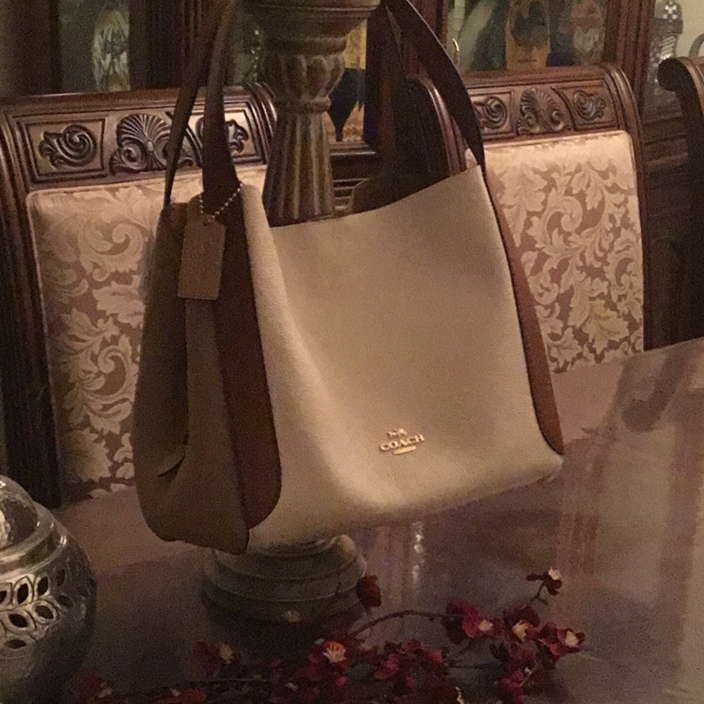 Coach Hand bag - Picture 4 of 8